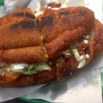 Frittiertes Tomatenbrot mit Fleisch, Queso und Verdura